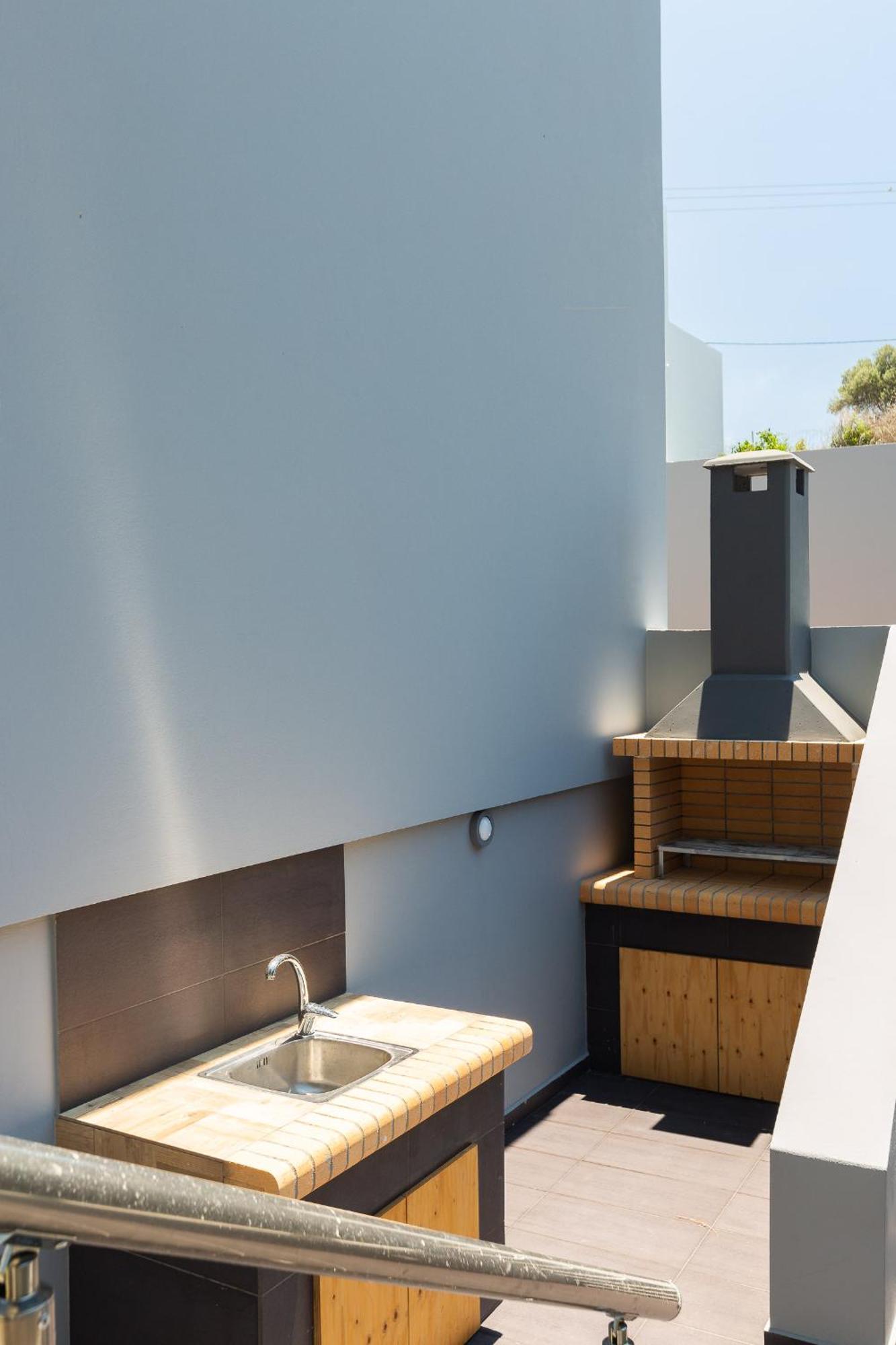 Nisos Villa, Pool & Heated Spawhirlpool, Walking To Beach, By Thinkvilla Sfáka Exterior foto